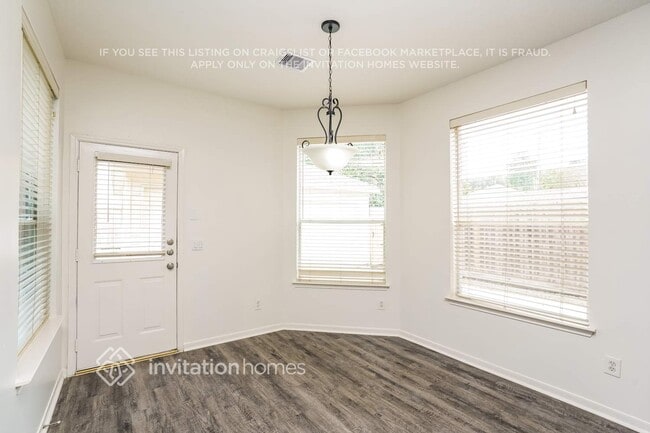 Building Photo - 12802 Magnolia Leaf St