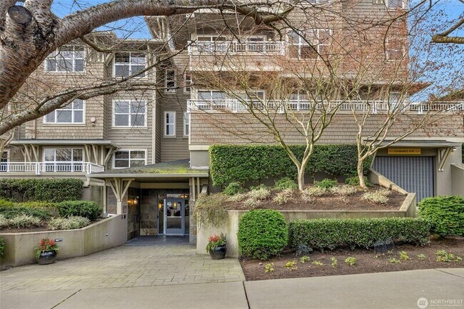 Building Photo - 1415 6th Ave N