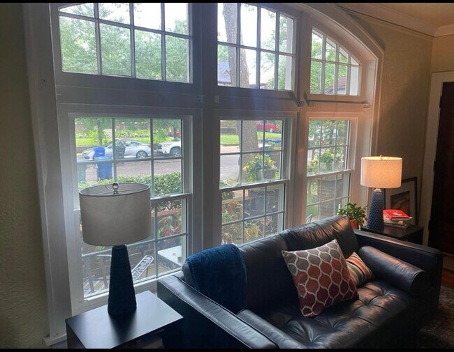Foto del edificio - 7017 Amherst Ave
