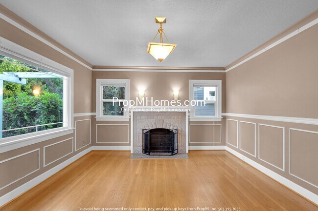 Building Photo - Charming Four Bedroom Home in NE!