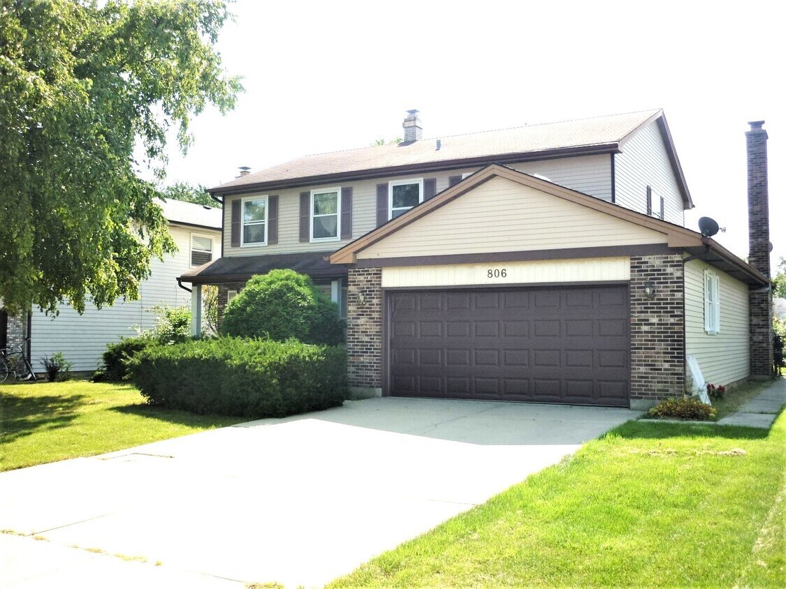 Foto principal - 806 Pheasant Walk Dr