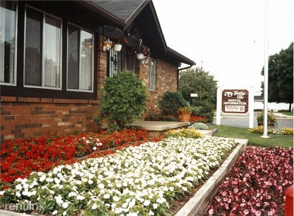 Primary Photo - 2 br, 1 bath Townhome - Huntley Villas