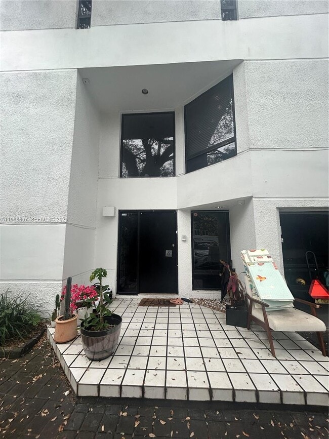 Building Photo - 2950 Jackson Ave