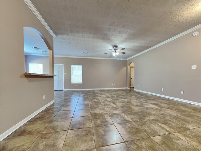 Building Photo - 25303 Laurel Green St