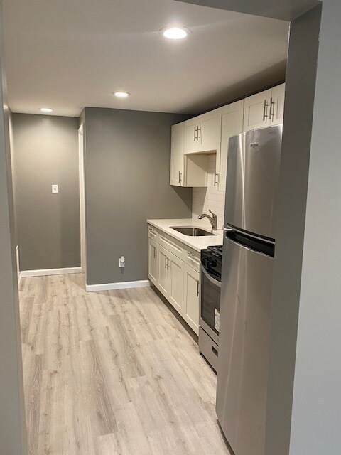 Building Photo - 918 Main St