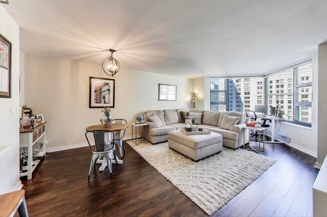 Foto del edificio - 401 E Ontario St