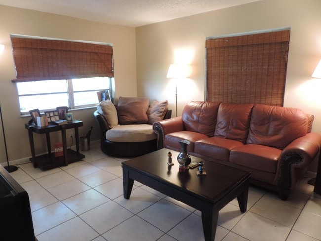 Living room - 1912 SW 23rd St