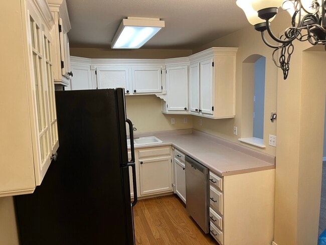 Building Photo - 150 S 800 E