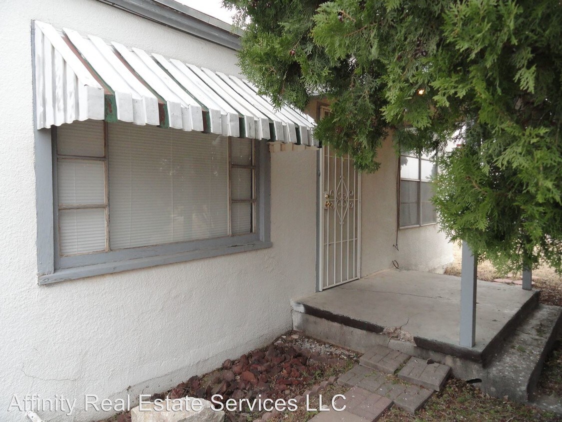Primary Photo - 208 S 4th St