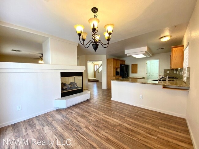 Building Photo - 4 br, 2.5 bath House - 7466 Jacaranda Leaf St