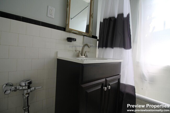 Foto del edificio - 48 Strathmore Rd