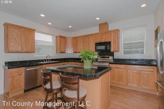 Foto del edificio - 3 br, 3.5 bath House - 3921 N Albina Ave