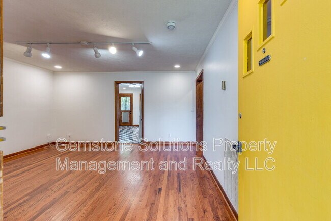 Photo - 3912A Burrus St House