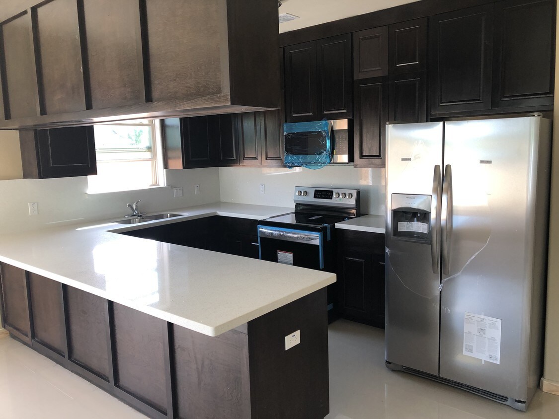 Foto principal - 2408 Mojave St