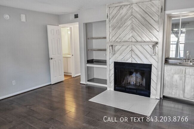 Foto del edificio - Break Lease ---- 8016 Thelen St-