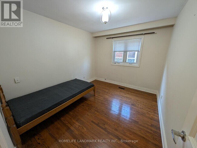 Building Photo - 56 Bickerton Crescent