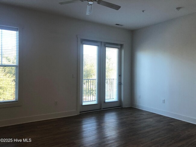 Building Photo - 204 Arcadian Row