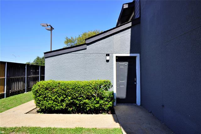 Building Photo - 9696 Walnut St