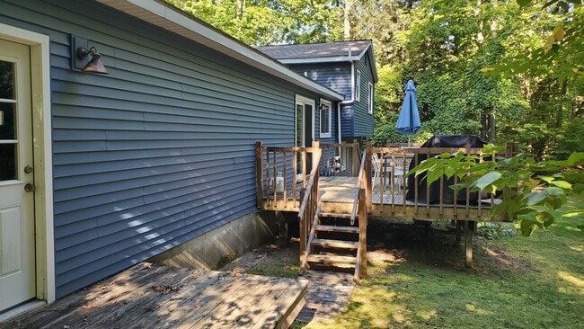 Building Photo - 7967 Sunset Dr