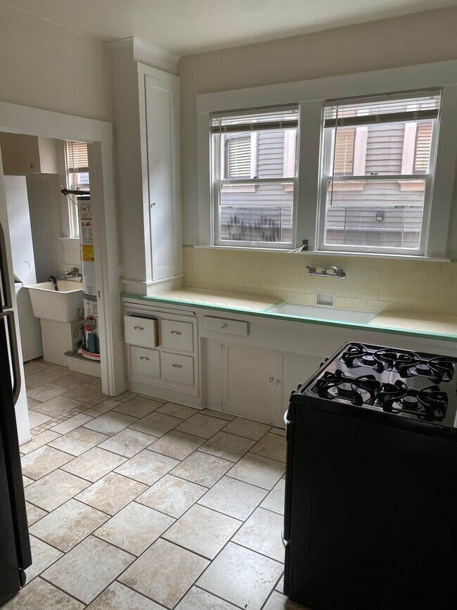 Building Photo - Great North Oakland 2bd/1bth