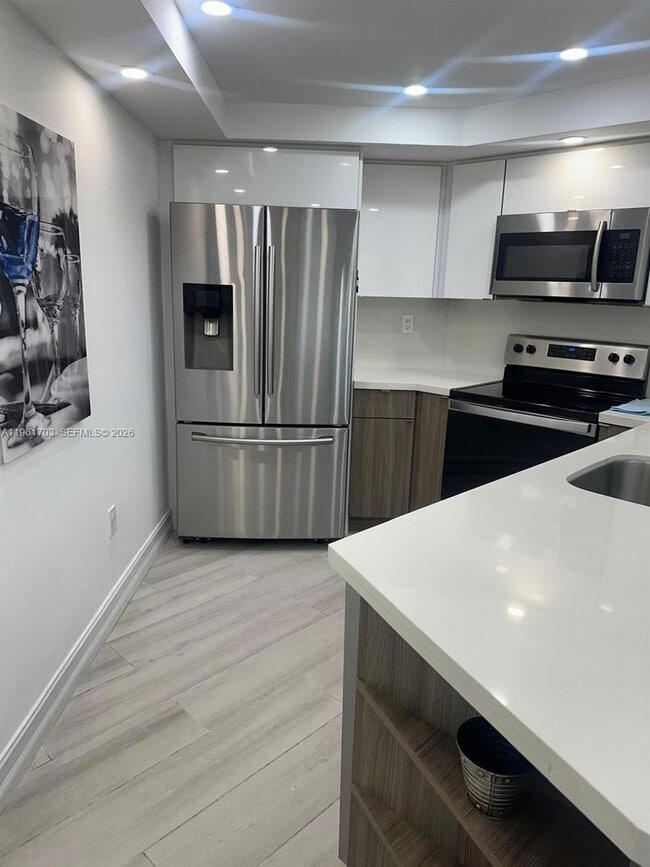 Foto del edificio - 9725 Fontainebleau Blvd