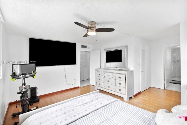 Foto del edificio - 3600 NE 170th St