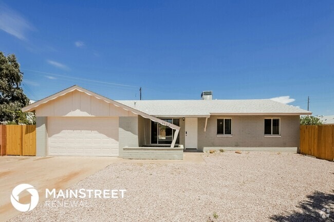 Building Photo - 3732 W Solar Dr
