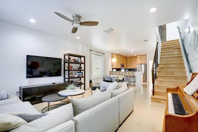 Foto del edificio - 4117 E 12th St