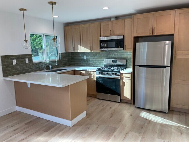 Foto del edificio - 7738 Whitsett Ave