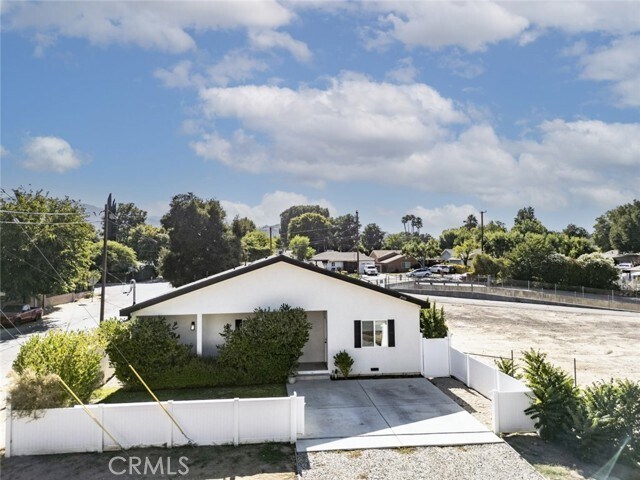 Building Photo - 25101 Vermont Dr