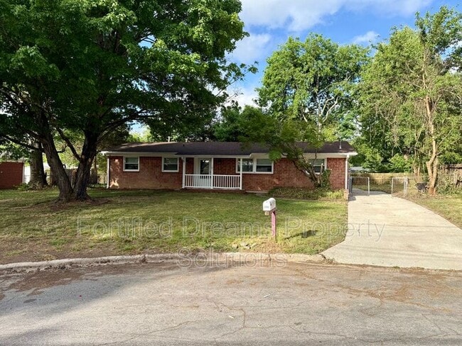 Building Photo - 2204 Celeste Ct