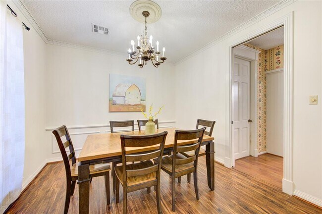 Foto del edificio - 707 Kahlden Ct