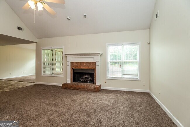 Building Photo - 490 Brook Hollow Dr