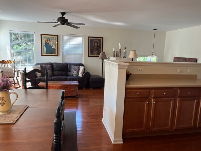 Foto del edificio - 1290 Derry Ln