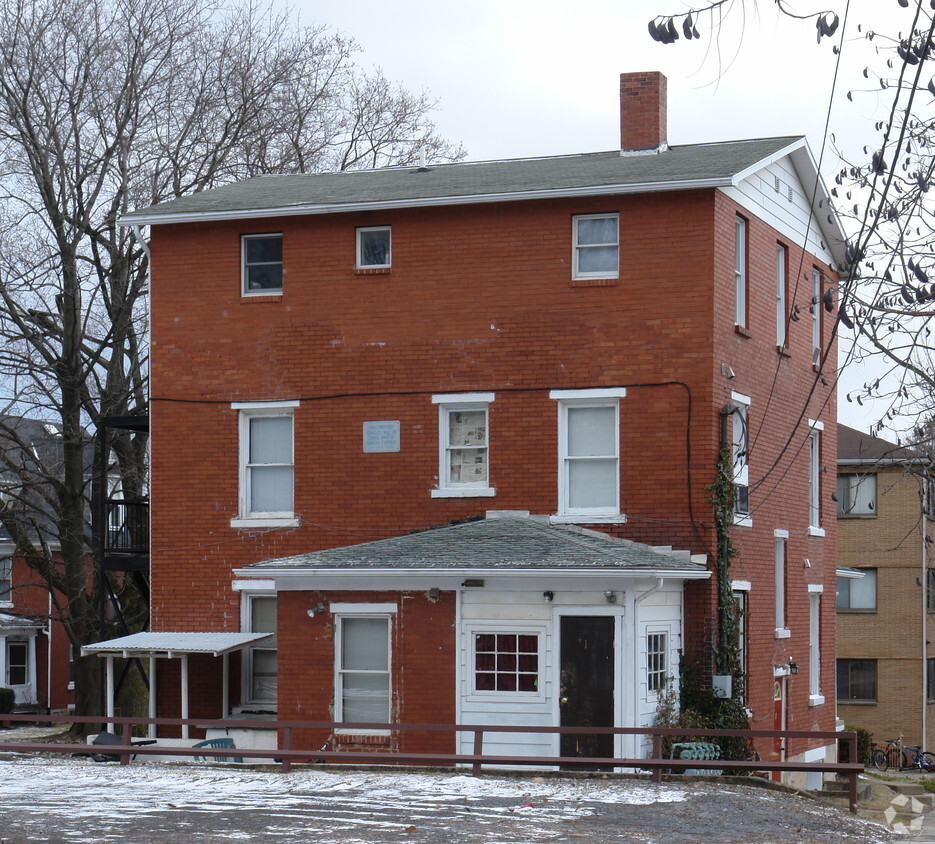 Primary Photo - 529 W College Ave