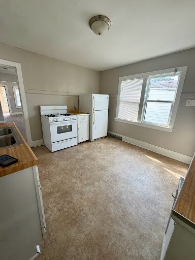 kitchen - 914 S 16th St