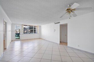 Building Photo - 6770 Indian Creek Dr