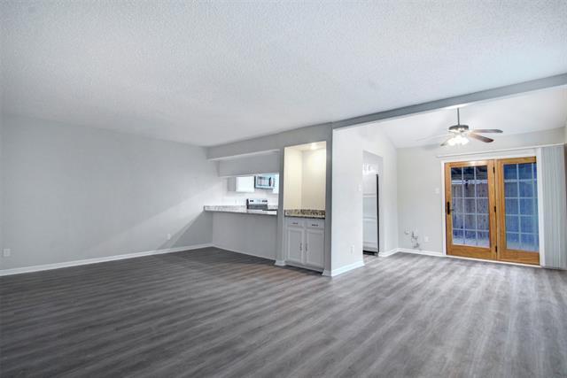 Foto del edificio - 2719 Creekwood Ct