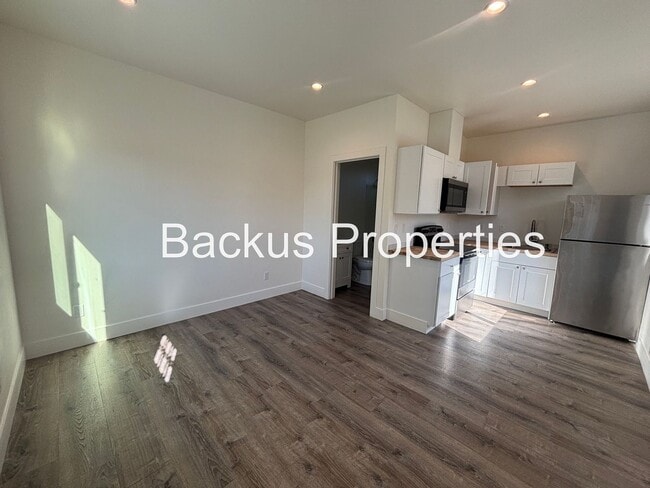 Building Photo - 1436 Kenneth St