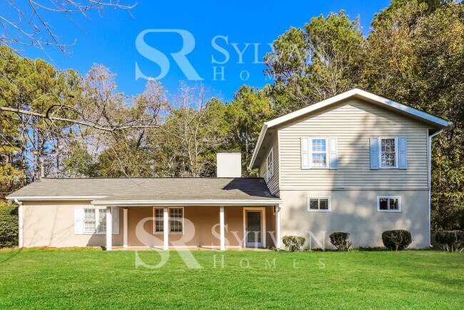 Building Photo - This charming home is ready for you!