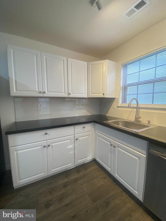 Building Photo - 532 Cormorant Dr