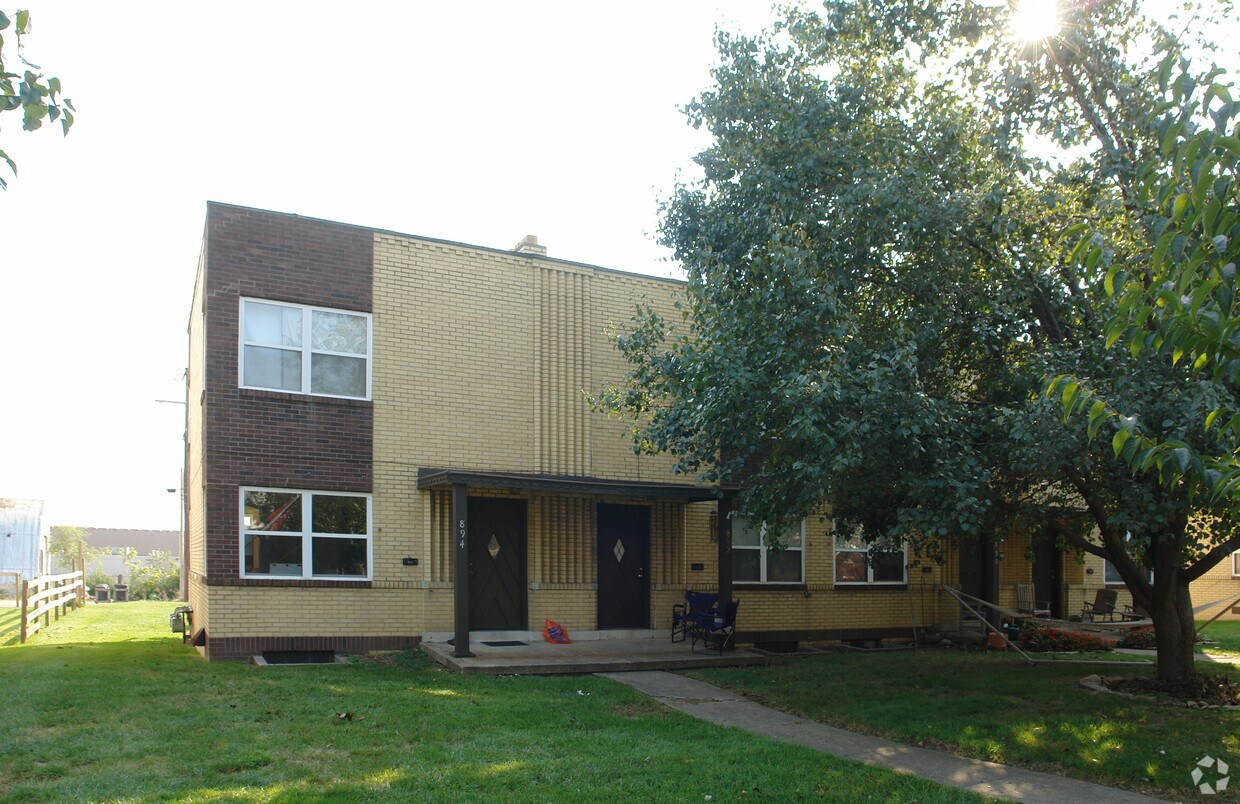 Building Photo - 888-894 Northwest Blvd