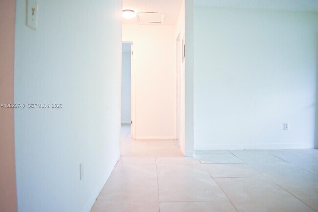 Foto del edificio - 2395 NW 82nd St