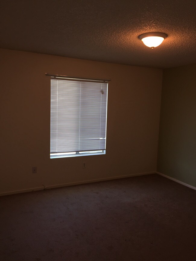 Building Photo - 1401 Cimarron Ct