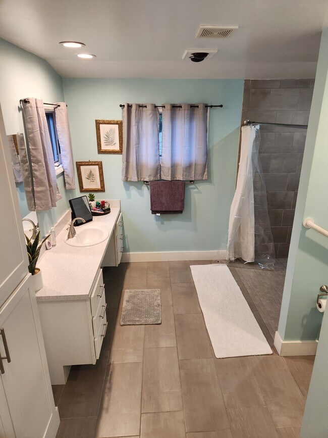 Foto del edificio - 817 Huntington Rd