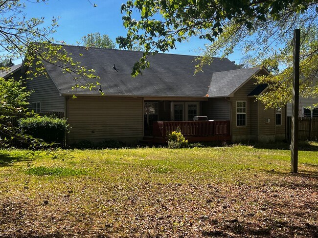Foto del edificio - 106 Dunwoody Dr