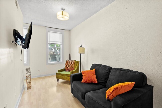 Foto del edificio - 1322 N Bosworth Ave