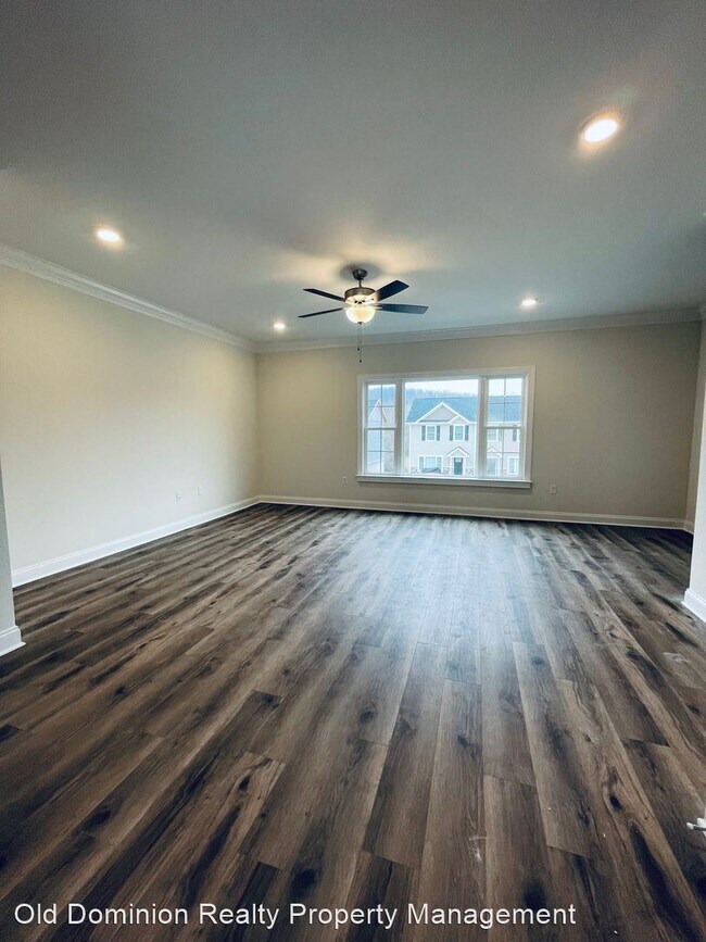 Building Photo - 3 br, 2.5 bath House - 1072 Harvest Court