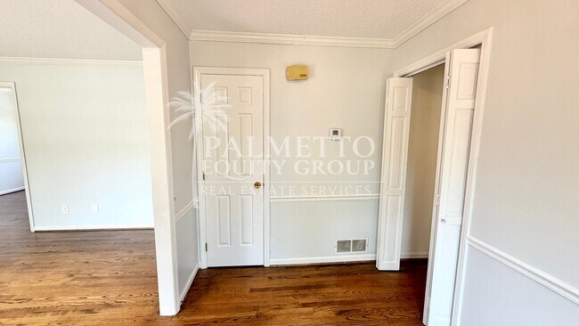 Foto del edificio - 4109 Windlestraw Ln