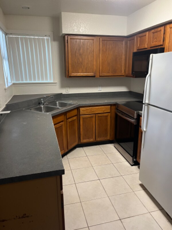 Foto del edificio - 2917 Antique Oaks Cir